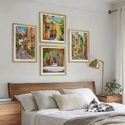 Moderní sada obrazů italské ulice s květinami a architekturou