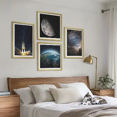 Dekorativní sada obrazů vesmír se Zemí, raketou a galaxií