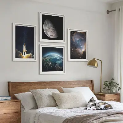 Dekorativní sada obrazů vesmír se Zemí, raketou a galaxií