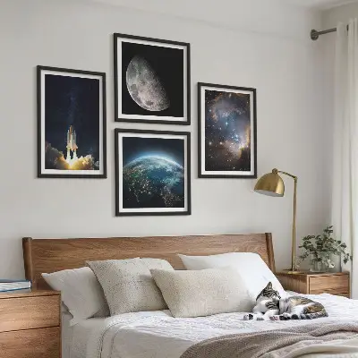 Dekorativní sada obrazů vesmír se Zemí, raketou a galaxií