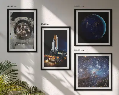 Dekorativní sada obrazů vesmírná Země s astronautem a raketou