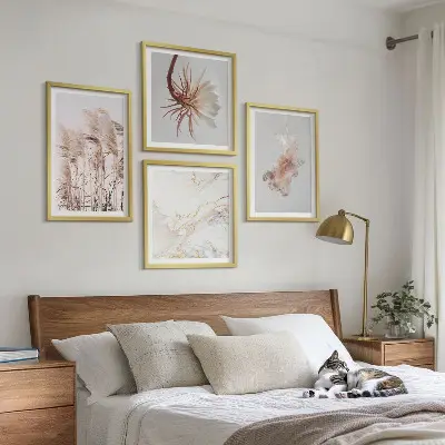 Dekorativní sada obrazů elegantní trávové květiny z mramoru