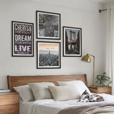 Sada moderních obrazů s motivem newyorské krajiny a citátem