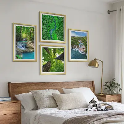 Dekorativní sada obrazů s motivem zeleného lesního vodopádu