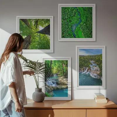 Dekorativní sada obrazů s motivem zeleného lesního vodopádu
