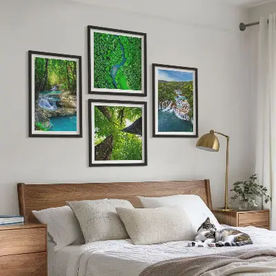 Dekorativní sada obrazů s motivem zeleného lesního vodopádu