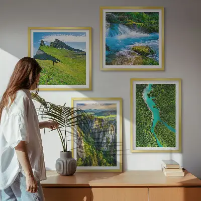 Moderní sada obrazů zelené hory, řeka a skály