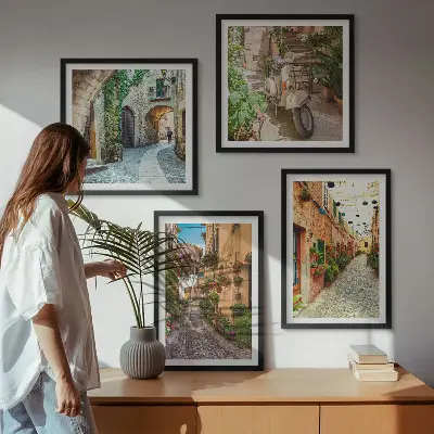Moderní sada obrazů s motivem okouzlujících italských uliček a květin