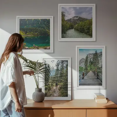 Moderní sada obrazů s motivem hor, jezer, lesů a stezek