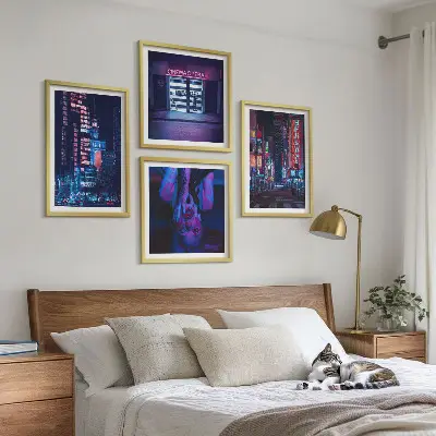 Dekorativní sada obrazů noční město s neonovými světly