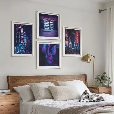 Dekorativní sada obrazů noční město s neonovými světly