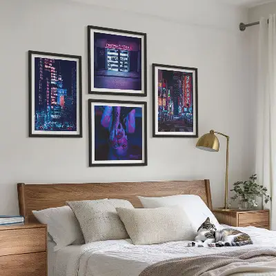Dekorativní sada obrazů noční město s neonovými světly