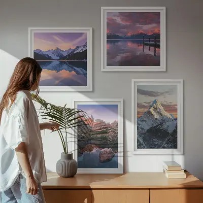 Moderní sada obrazů s motivem horské krajiny v pozadí