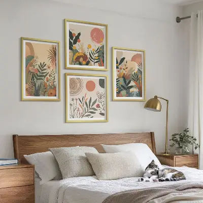 Moderní sada obrazů s rostlinnými motivy v barvách