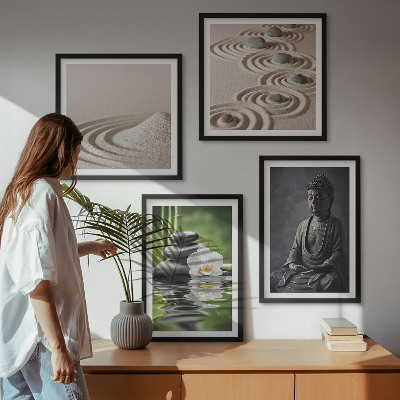 Moderní sada obrazů Relaxující Buddha na pláži