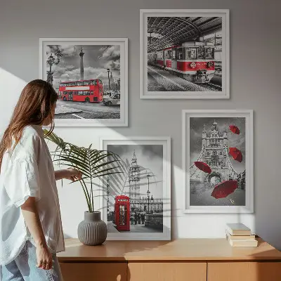 Dekorativní sada obrazů červené akcenty Londýn