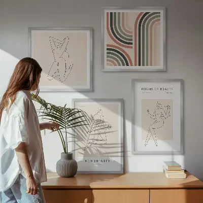 Moderní sada obrazů ženské siluety na plakátech