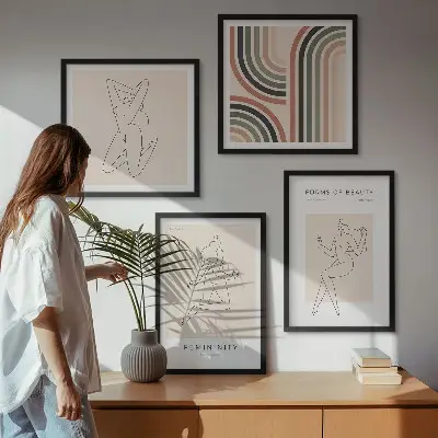 Moderní sada obrazů ženské siluety na plakátech