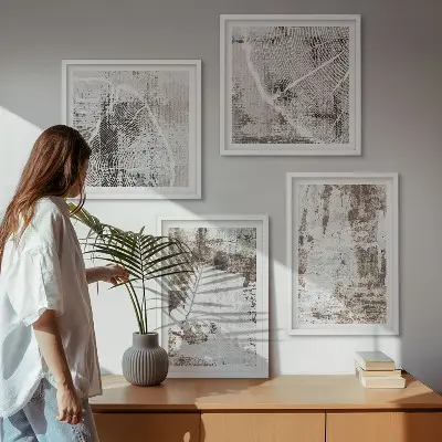 Moderní sada obrazů s abstraktními vzory v bílé a hnědé barvě