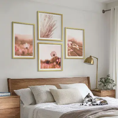 Dekorativní sada obrazů luční květiny na louce v létě