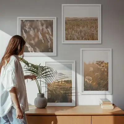 Moderní sada obrazů letní louky s květinami při západu slunce