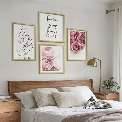 Dekorativní sada obrazů lineart s motivem růžové kytice