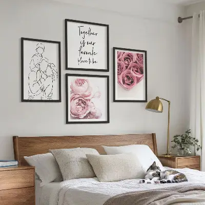 Dekorativní sada obrazů lineart s motivem růžové kytice