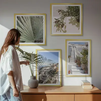 Dekorativní sada obrazů bílé schody s výhledem na Santorini