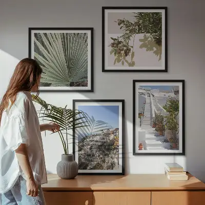 Dekorativní sada obrazů bílé schody s výhledem na Santorini