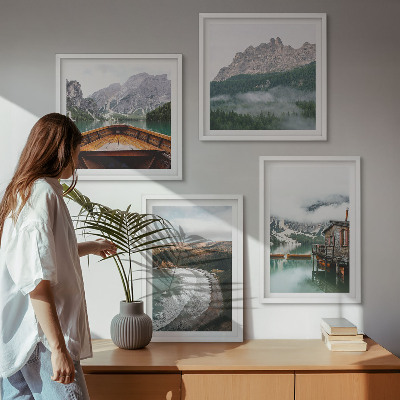 Moderní sada obrazů Dřevěný dům/loď na horských plážích