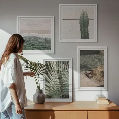 Moderní sada obrazů jako doplňky k tropickým rostlinám