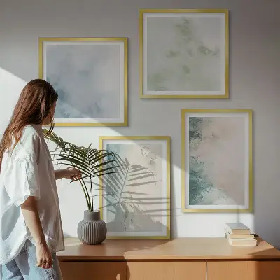 Moderní sada obrazů ve stylu rozlitého akvarelu na plátně