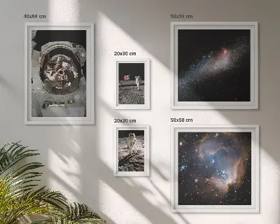 Astronauti přistávají na Měsíci poliptyk v rámu
