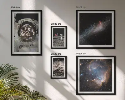 Astronauti přistávají na Měsíci poliptyk v rámu