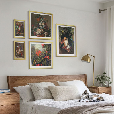 Sada obrazů do ložnice Květinové kočky ve vintage stylu