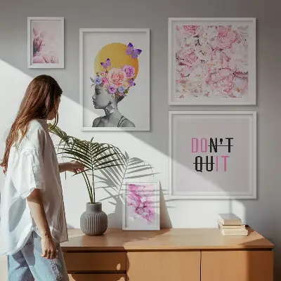 Sada obrazů do ložnice květinové motivy se ženou