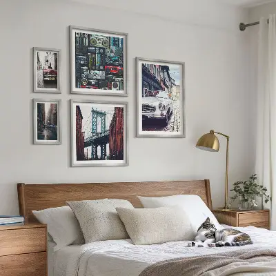 Poliptyk v rámu stylová auta a pouliční architektura