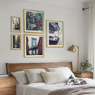 Poliptyk v rámu stylová auta a pouliční architektura