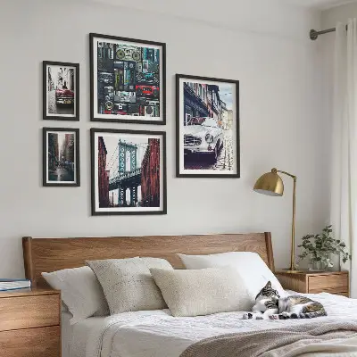 Poliptyk v rámu stylová auta a pouliční architektura