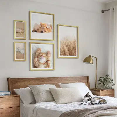 Sada obrazů do ložnice roztomilá zvířata v krajině