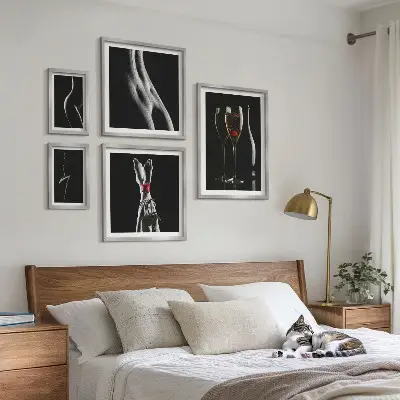 Poliptyk v rámu elegantní moderní akcenty v černé a červené barvě