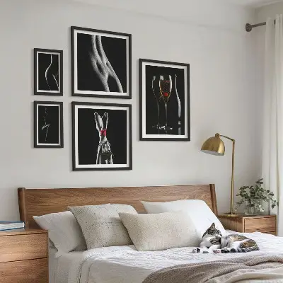Poliptyk v rámu elegantní moderní akcenty v černé a červené barvě