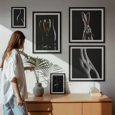 Poliptyk v rámu elegantní moderní akcenty v černé a červené barvě