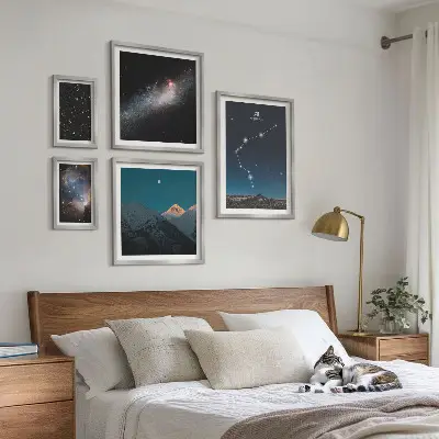 Sada obrazů do ložnice s motivem kosmické krajiny galaxií