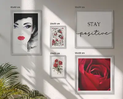 Sada obrazů do ložnice s portréty žen, květinami ve vintage stylu