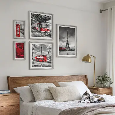 Sada obrazů do ložnice architektonické ikony a vozidla