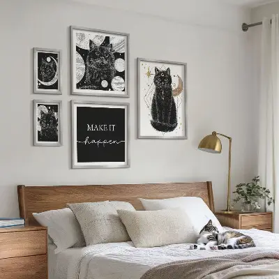 Poliptyk v rámu černé kočky v boho stylu