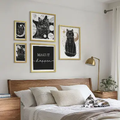 Poliptyk v rámu černé kočky v boho stylu