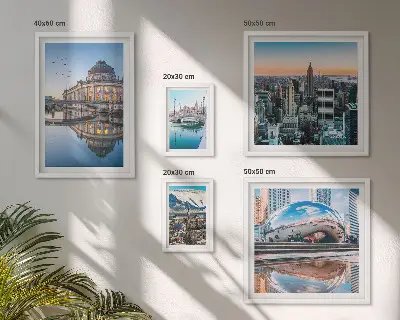 Poliptyk v rámu městské krajiny s architekturou a přírodou