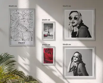 Sada obrazů do ložnice stylové akcenty pařížské módy